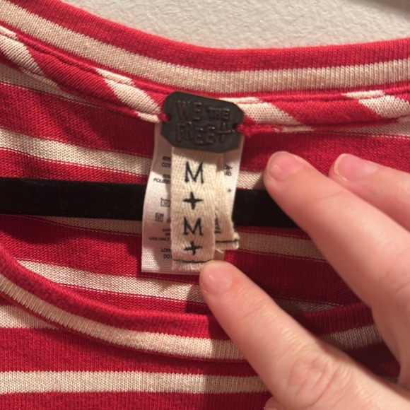 We The Free Madness Red & White Striped Muscle Tank Side Slits High Low Medium - Picture 4 of 6